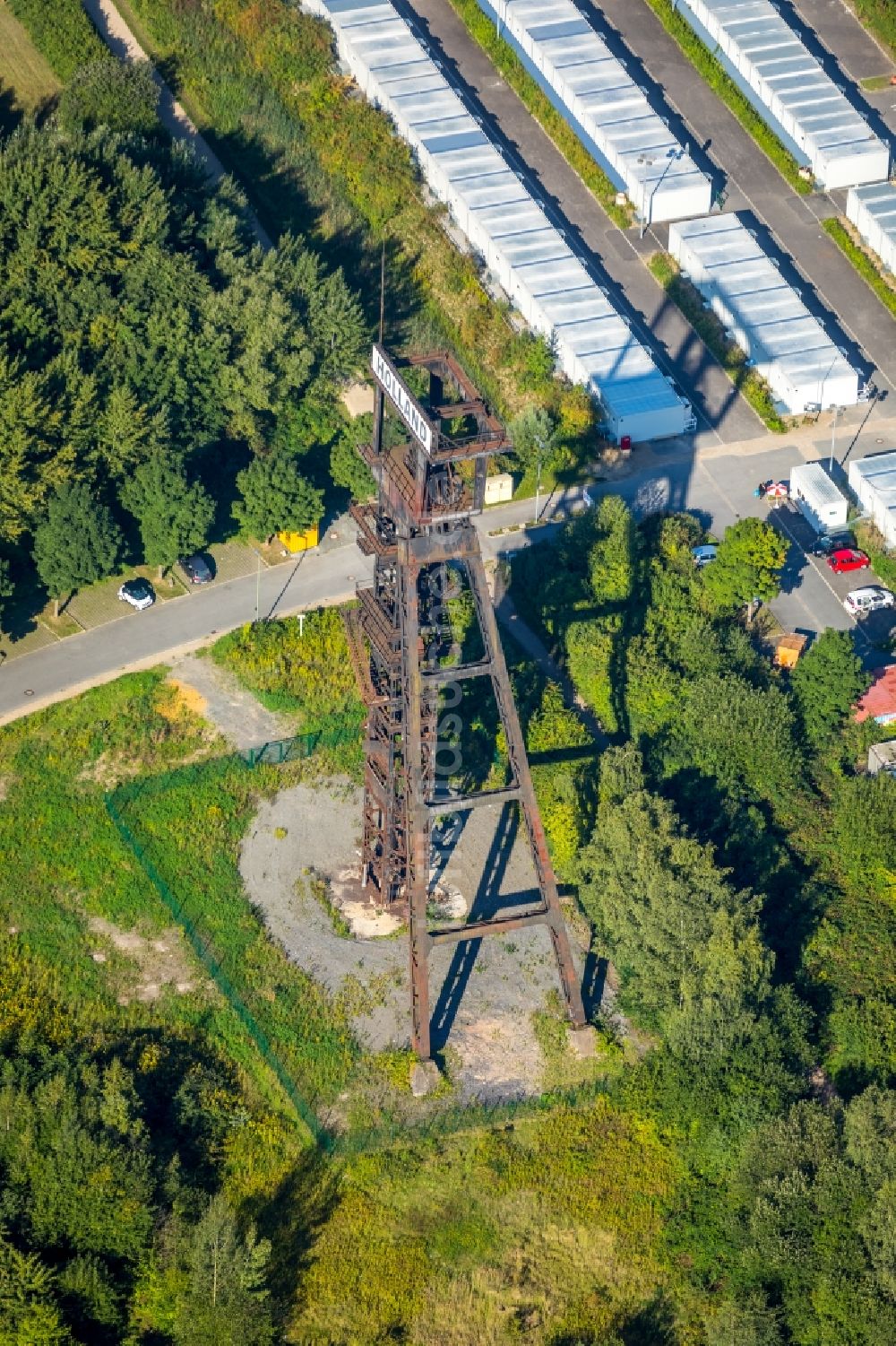 Luftaufnahme Bochum - Förderanlagen und Bergbau- Schacht- Anlagen am Förderturm Alter Förderturm Zeche Holland an der Emil-Weitz-Straße in Bochum im Bundesland Nordrhein-Westfalen - NRW, Deutschland