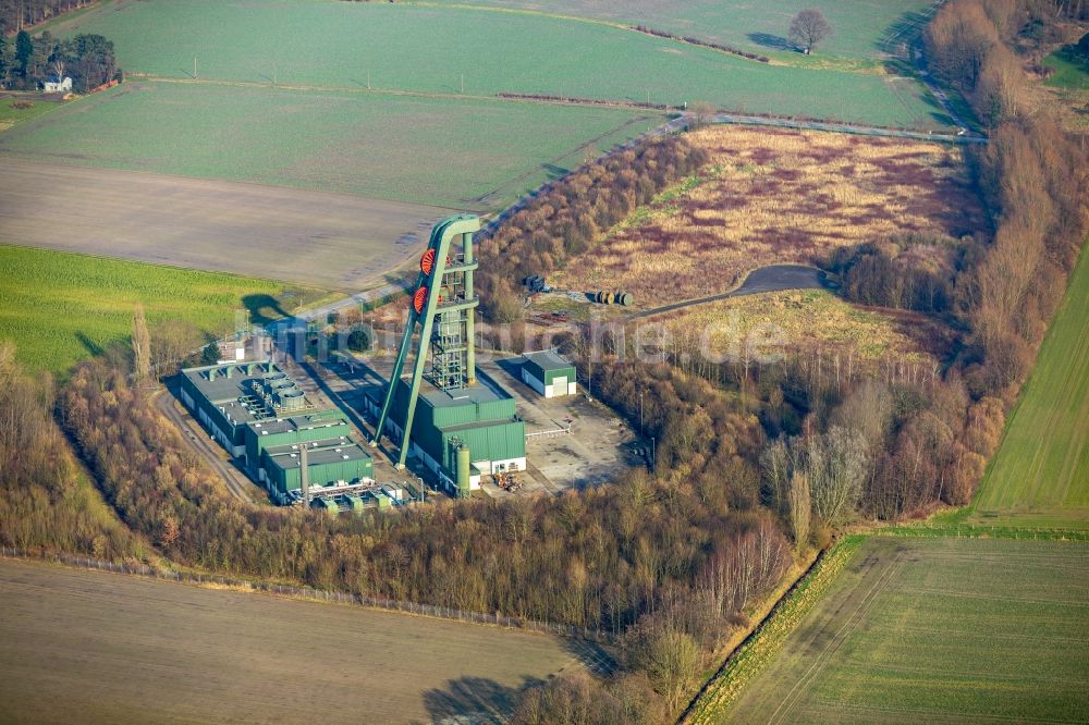 Hamm von oben - Förderanlagen und Bergbau- Schacht- Anlagen am Förderturm Bergwerk Ost Schacht Lerche in Hamm im Bundesland Nordrhein-Westfalen, Deutschland