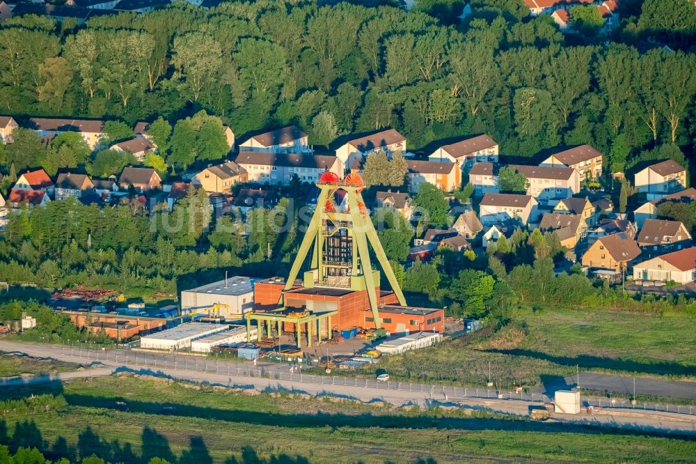 Luftbild Bergkamen - Förderanlagen und Bergbau- Schacht- Anlagen am Förderturm Haus Aden an der Rotherbachstraße in Bergkamen im Bundesland Nordrhein-Westfalen - NRW, Deutschland