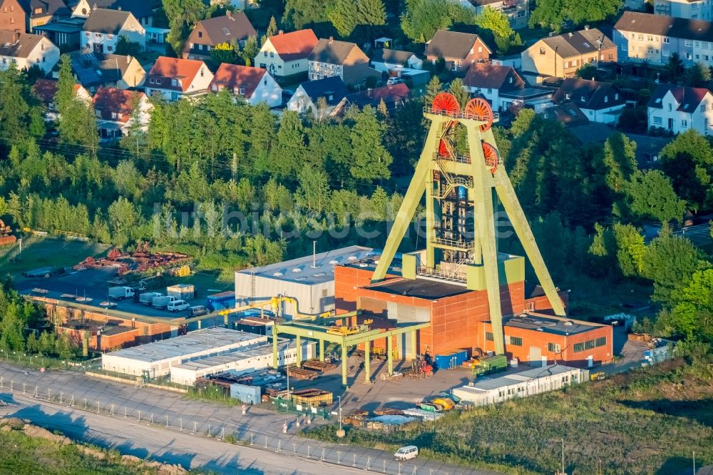 Luftaufnahme Bergkamen - Förderanlagen und Bergbau- Schacht- Anlagen am Förderturm Haus Aden an der Rotherbachstraße in Bergkamen im Bundesland Nordrhein-Westfalen - NRW, Deutschland