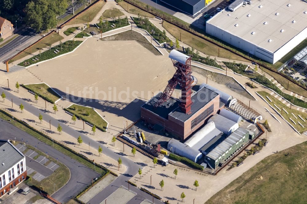 Luftbild Hückelhoven - Förderanlagen und Bergbau- Schacht- Anlagen am Förderturm in Hückelhoven im Bundesland Nordrhein-Westfalen, Deutschland