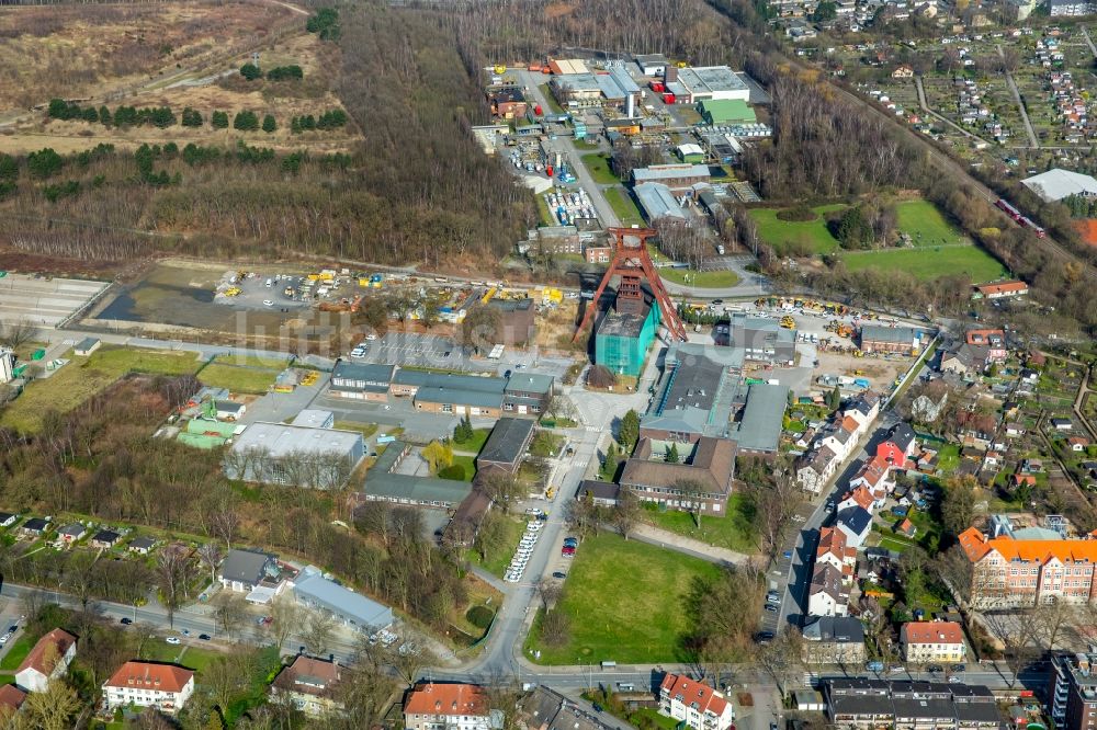 Luftaufnahme Herne - Förderanlagen und Bergbau- Schacht- Anlagen am Förderturm Pluto in Wanne-Eickel im Bundesland Nordrhein-Westfalen