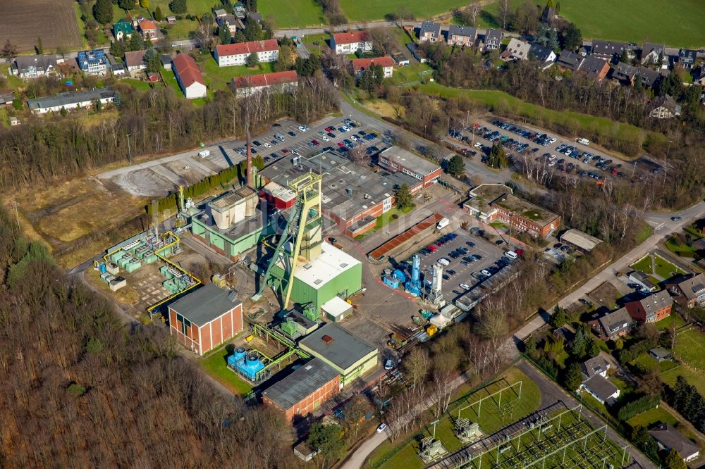 Luftaufnahme Bottrop - Förderanlagen und Bergbau- Schacht- Anlagen am Förderturm Prosper 9 des Bergwerks Prosper-Haniel in Bottrop im Bundesland Nordrhein-Westfalen