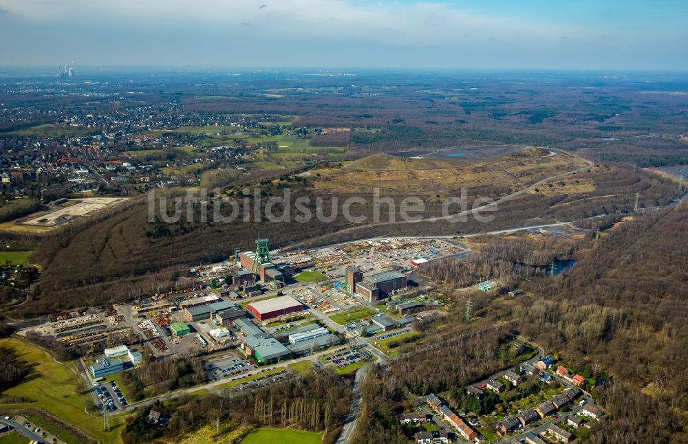 Bottrop von oben - Förderanlagen und Bergbau- Schacht- Anlagen am Förderturm Prosper 9 des Bergwerks Prosper-Haniel in Bottrop im Bundesland Nordrhein-Westfalen