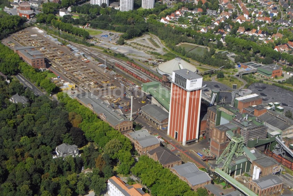 Kamp-Lintfort von oben - Förderanlagen und Bergbau- Schacht- Anlagen am Förderturm der Zech in Kamp-Lintfort im Bundesland Nordrhein-Westfalen