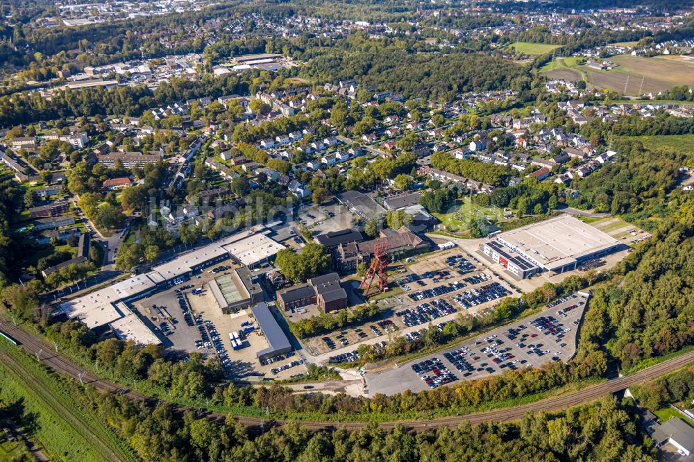 Essen von oben - Förderanlagen und Bergbau- Schacht- Anlagen am Förderturm der Zeche Bonifacius an der Rotthauser Straße in Essen im Bundesland Nordrhein-Westfalen, Deutschland