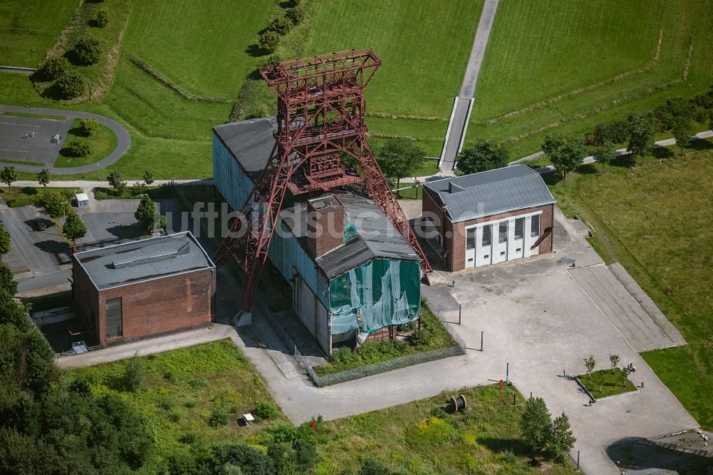 Gelsenkirchen aus der Vogelperspektive: Förderanlagen und Bergbau- Schacht- Anlagen am Förderturm Zeche Consolidation 3 in Gelsenkirchen im Bundesland Nordrhein-Westfalen, Deutschland