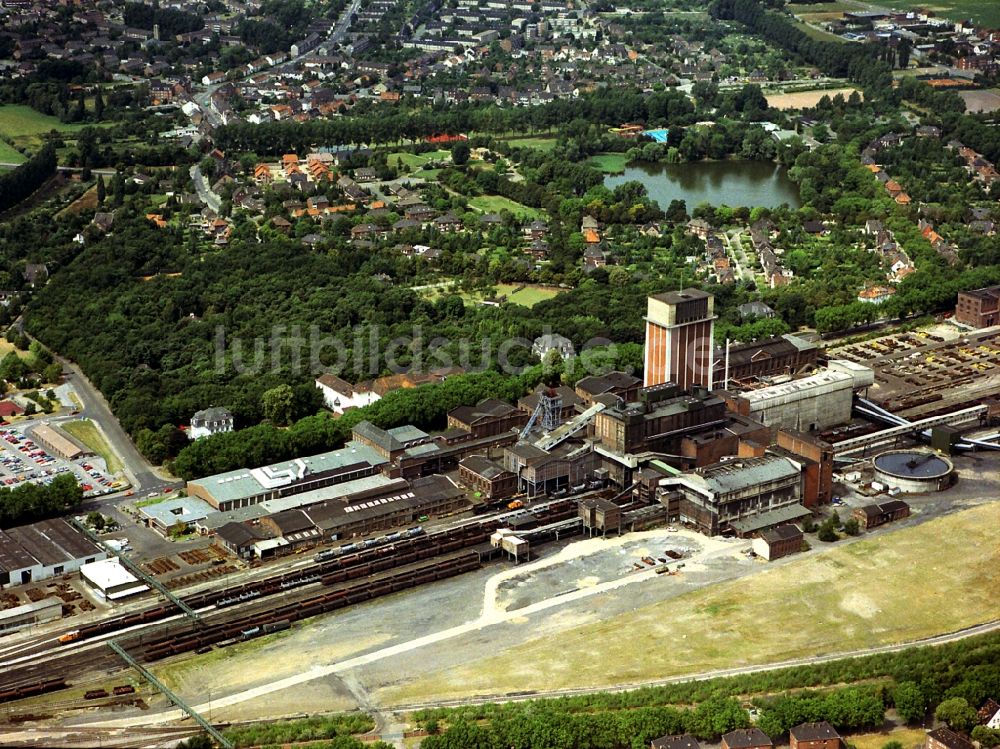 Luftbild Kamp-Lintfort - Förderanlagen und Bergbau- Schacht- Anlagen am Förderturm Zeche Friedrich Heinrich in Kamp-Lintfort im Bundesland Nordrhein-Westfalen