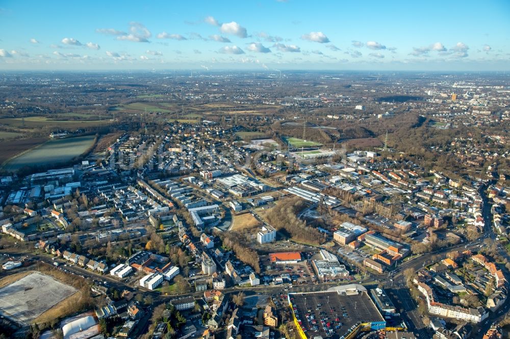 Luftbild Bochum - Förderanlagen und Bergbau- Schacht- Anlagen am Förderturm der Zeche Holland im Ortsteil Wattenscheid in Bochum im Bundesland Nordrhein-Westfalen