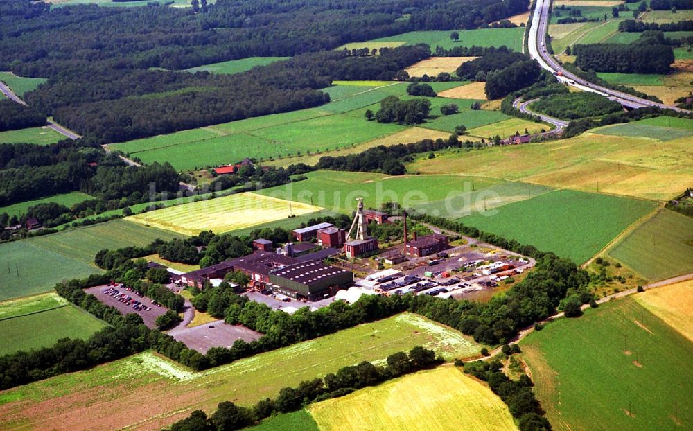 Kempen von oben - Förderanlagen und Bergbau- Schacht- Anlagen am Förderturm der Zeche Niederberg in Kempen im Bundesland Nordrhein-Westfalen