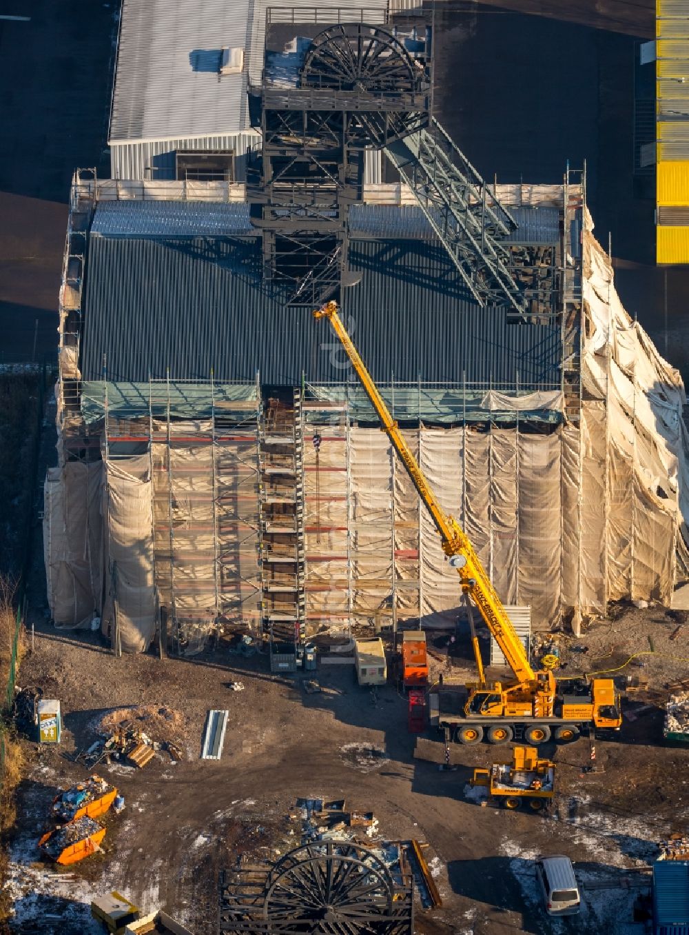 Hamm von oben - Förderanlagen und Bergbau- Schacht- Anlagen am Förderturm Zeche Radbod in Bockum-Hövel im Bundesland Nordrhein-Westfalen