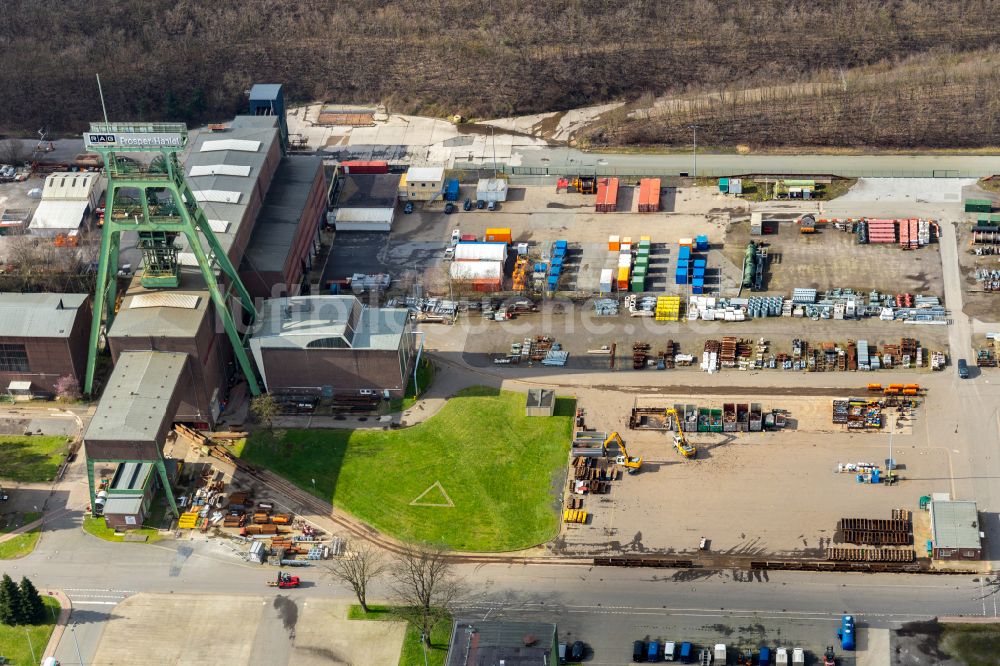 Luftaufnahme Oberhausen - Förderanlagen und Bergbau- Schacht mit Förderturm Prosper-Haniel in Oberhausen im Bundesland Nordrhein-Westfalen, Deutschland