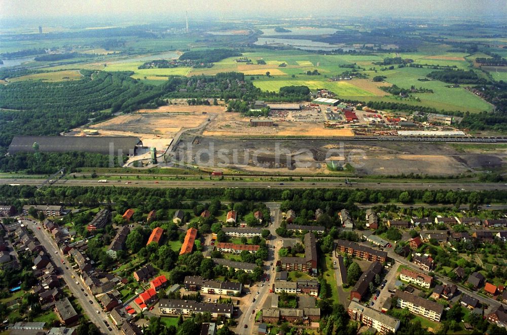 Moers aus der Vogelperspektive: Förderanlagen und Bergbau- Schacht mit Förderturm Schachtanlage Pattberg im Stadtteil Repelen in Moers im Bundesland Nordrhein-Westfalen