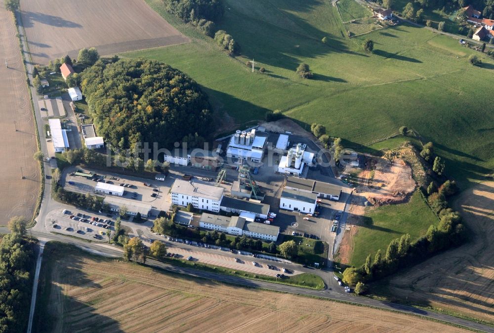 Mühlwärts aus der Vogelperspektive: Förderturm und Eingang des Bergwerkes der K&S AG am Schacht 2 in Mühlwärts in Thüringen