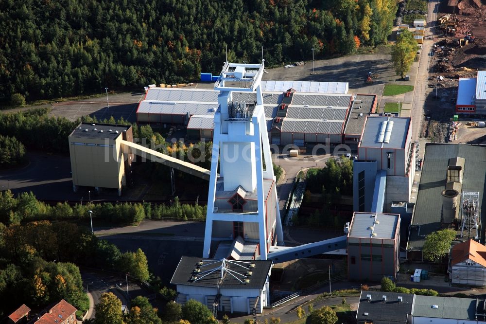 Luftaufnahme Göttelborn - Förderturm und Grube Göttelborn im Saarland