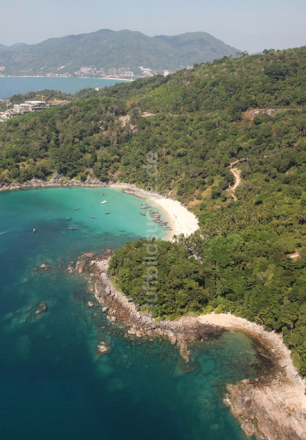 Luftaufnahme Patong - Freedom Beach bei Patong auf der Insel Phuket in Thailand