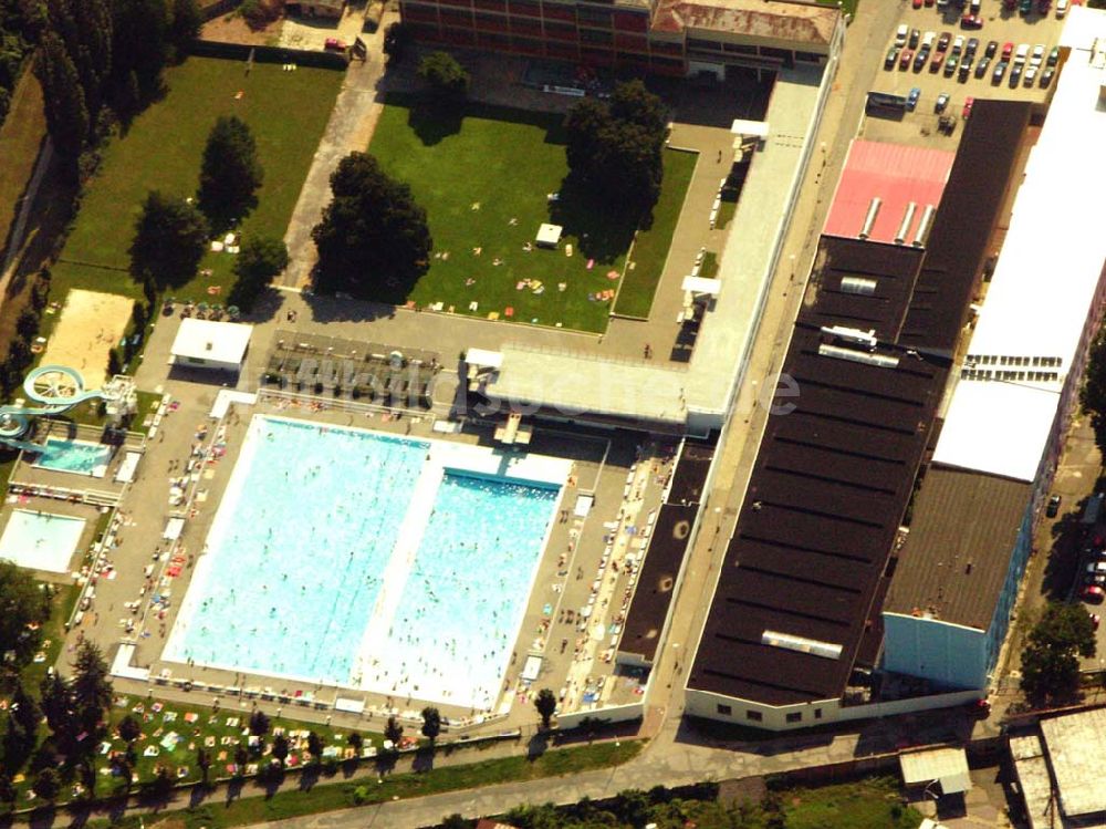 Luftaufnahme Brno (Brünn) - Freibad in Brno (Brünn)