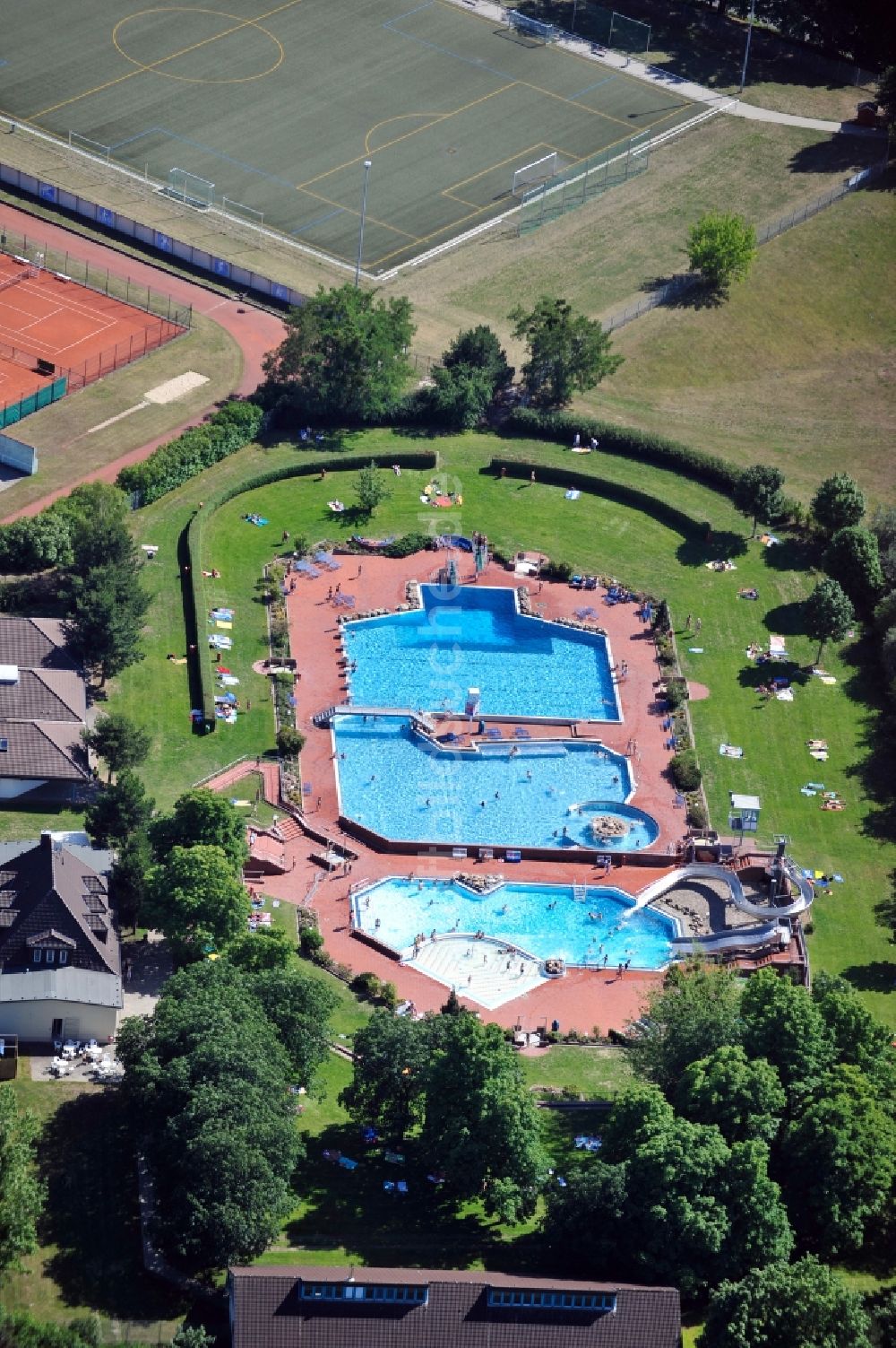 Luftaufnahme Zerbst / Anhalt - Freibad / Erlebnisbad Zerbst / Anhalt im Bundesland Sachsen-Anahlt