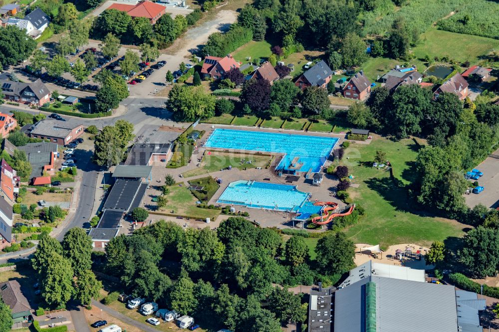 Harsefeld aus der Vogelperspektive: Freibad, in Harsefeld im Landkreis Stade im Bundesland Niedersachsen, Deutschland