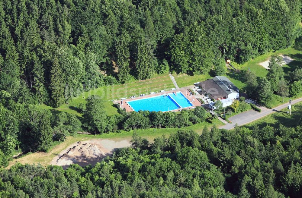 Leinatal von oben - Freibad in Leinatal im Bundesland Thüringen