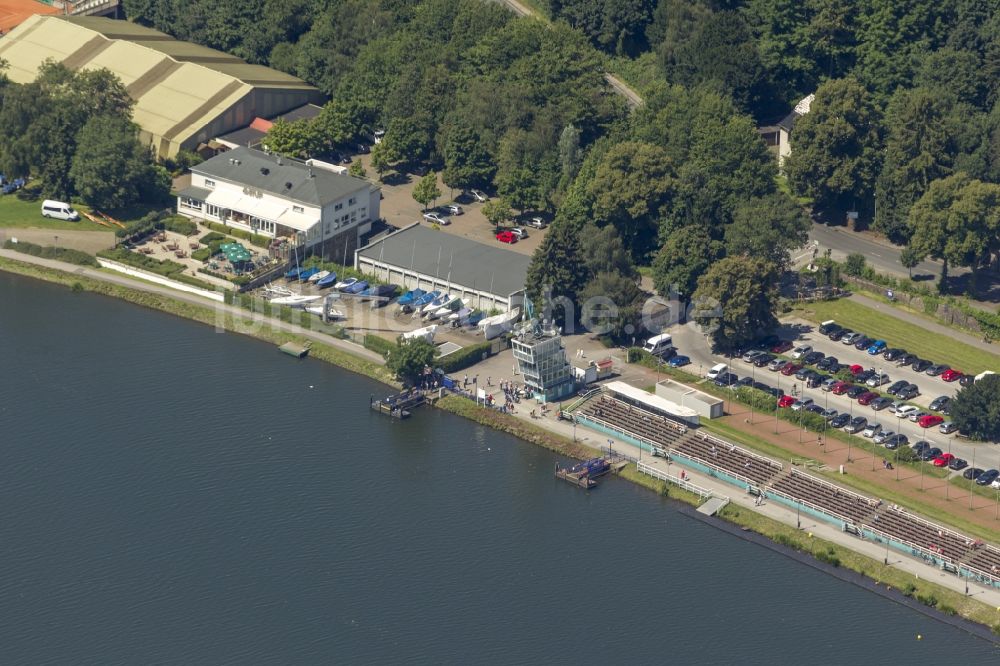 Essen von oben - Freibad Licht- und Luftbad Baldeney mit Schiffs- Anlegestelle am Baldeneysee in Essen im Bundesland Nordrhein-Westfalen NRW