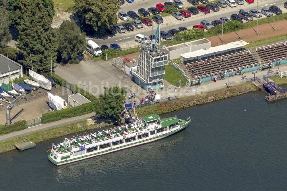 Luftaufnahme Essen - Freibad Licht- und Luftbad Baldeney mit Schiffs- Anlegestelle am Baldeneysee in Essen im Bundesland Nordrhein-Westfalen NRW