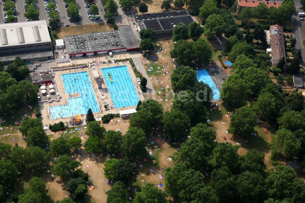 Mainz von oben - Freibad Mainzer Schwimmverein Mainz-Mombach in Mainz im Bundesland Rheinland-Pfalz