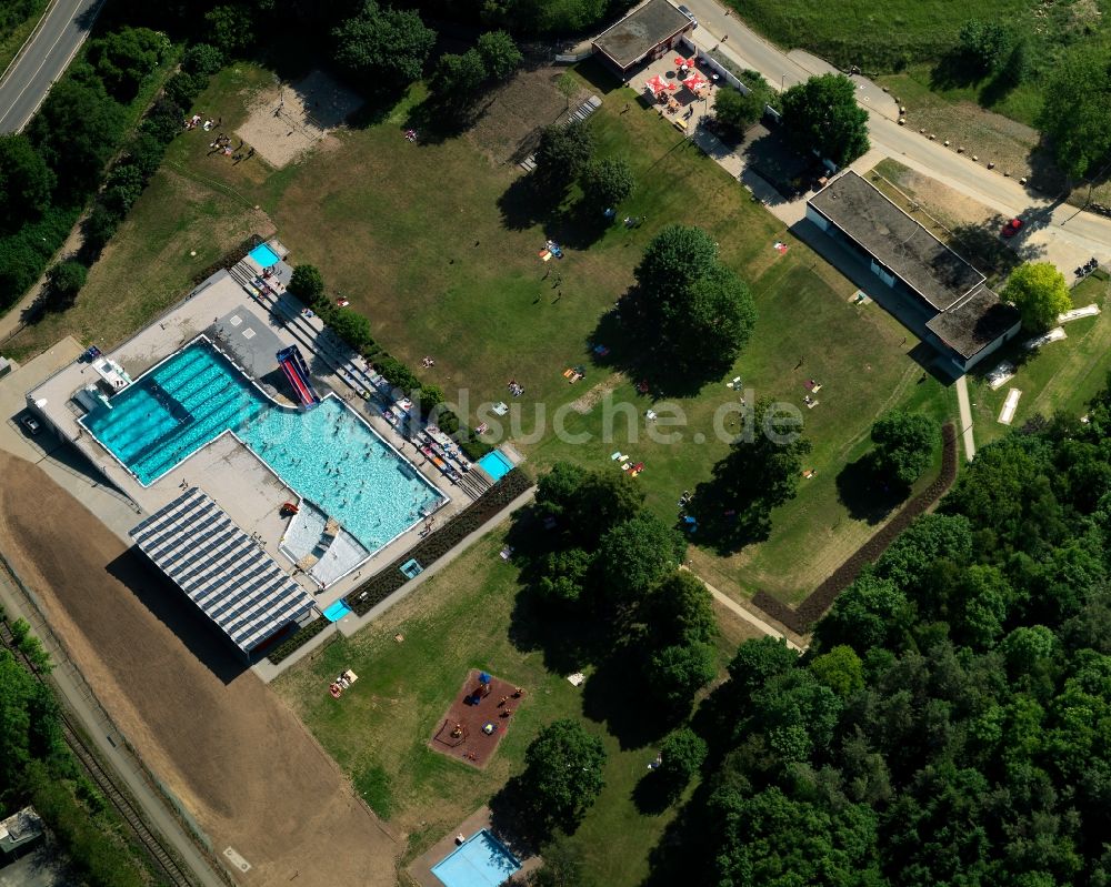 Meisenheim aus der Vogelperspektive: Freibad von Meisenheim im Bundesland Rheinland-Pfalz