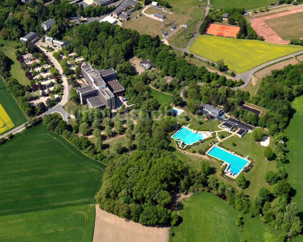 Andernach von oben - Freibad Pellenz und Vulkanpark Informationszentrum in der Ortsgemeinde Plaidt im Bundesland Rheinland-Pfalz