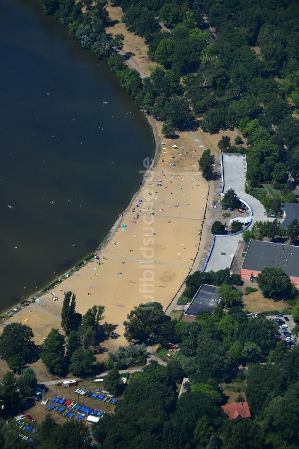 Luftbild Berlin - Freibad am Sandstrand des Strandbad Müggelsee - Ufer in Berlin