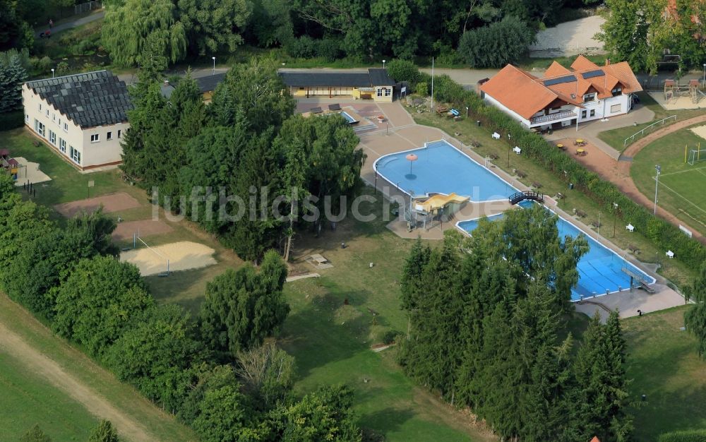 Dingelstädt von oben - Freibad in der Straße Aue in Dingelstädt in Thüringen