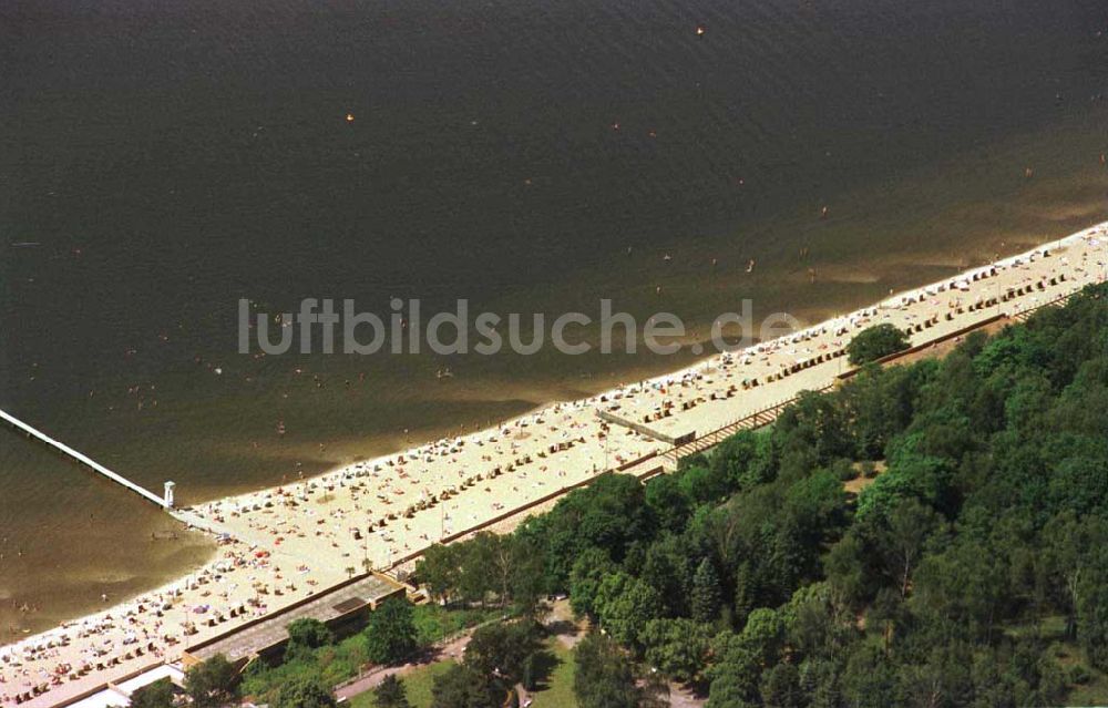 Berlin-Wannsee aus der Vogelperspektive: Freibad Wannsee / Badeandrang