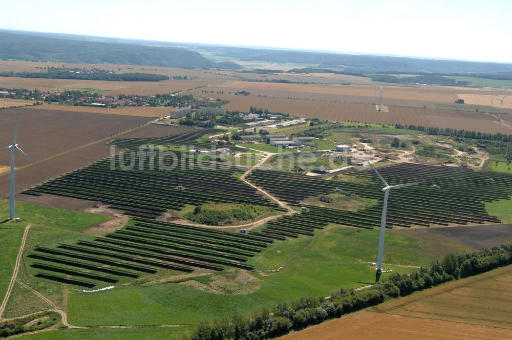 Luftaufnahme Eckolstädt - Freifeld-Solarkraftwerk in Eckolstädt / Thüringen