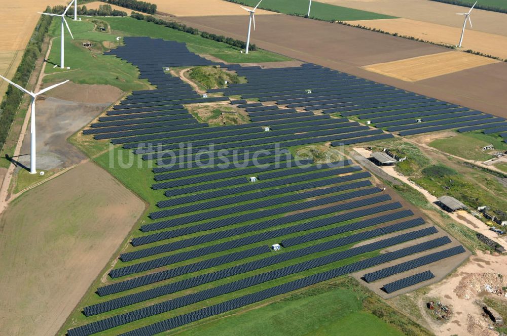 Luftaufnahme Eckolstädt - Freifeld-Solarkraftwerk in Eckolstädt / Thüringen