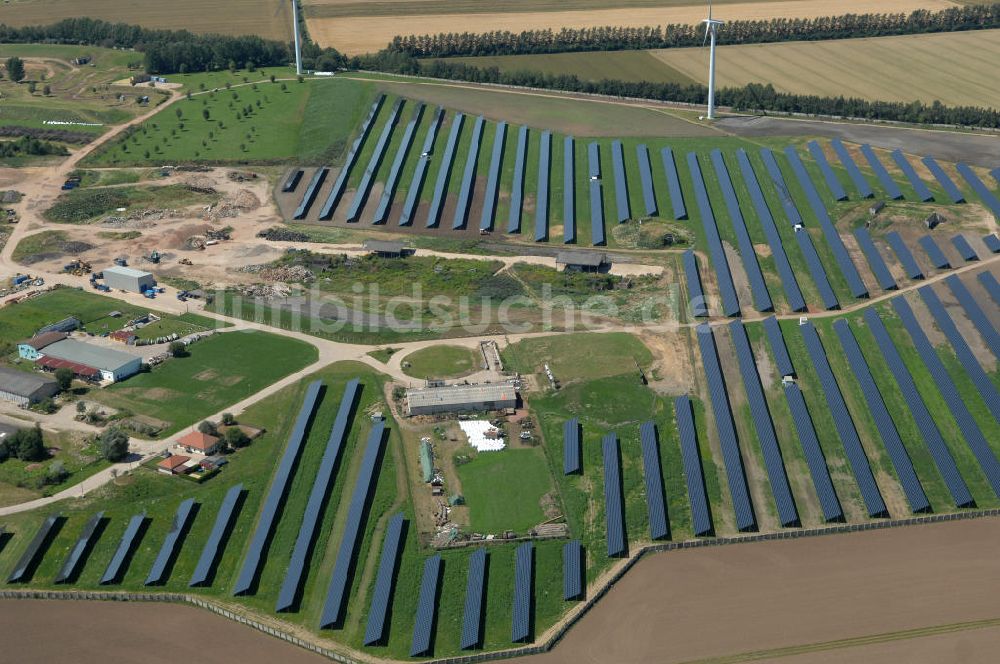 Luftaufnahme Eckolstädt - Freifeld-Solarkraftwerk in Eckolstädt / Thüringen