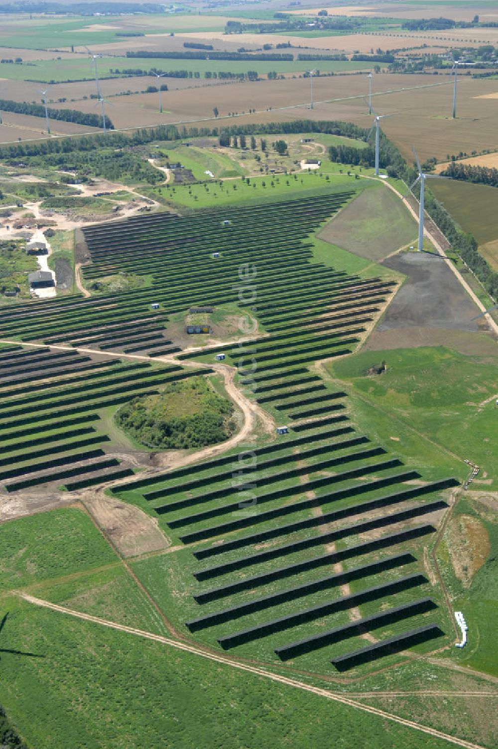 Eckolstädt von oben - Freifeld-Solarkraftwerk in Eckolstädt / Thüringen