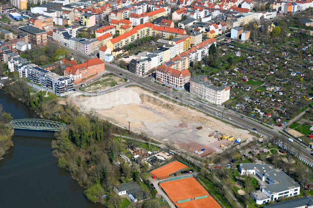 Luftbild Halle (Saale) - Freifläche zum Neubau Wohn- und Geschäftshaus Viertel Saalegarten im Ortsteil Südliche Innenstadt in Halle (Saale) im Bundesland Sachsen-Anhalt, Deutschland