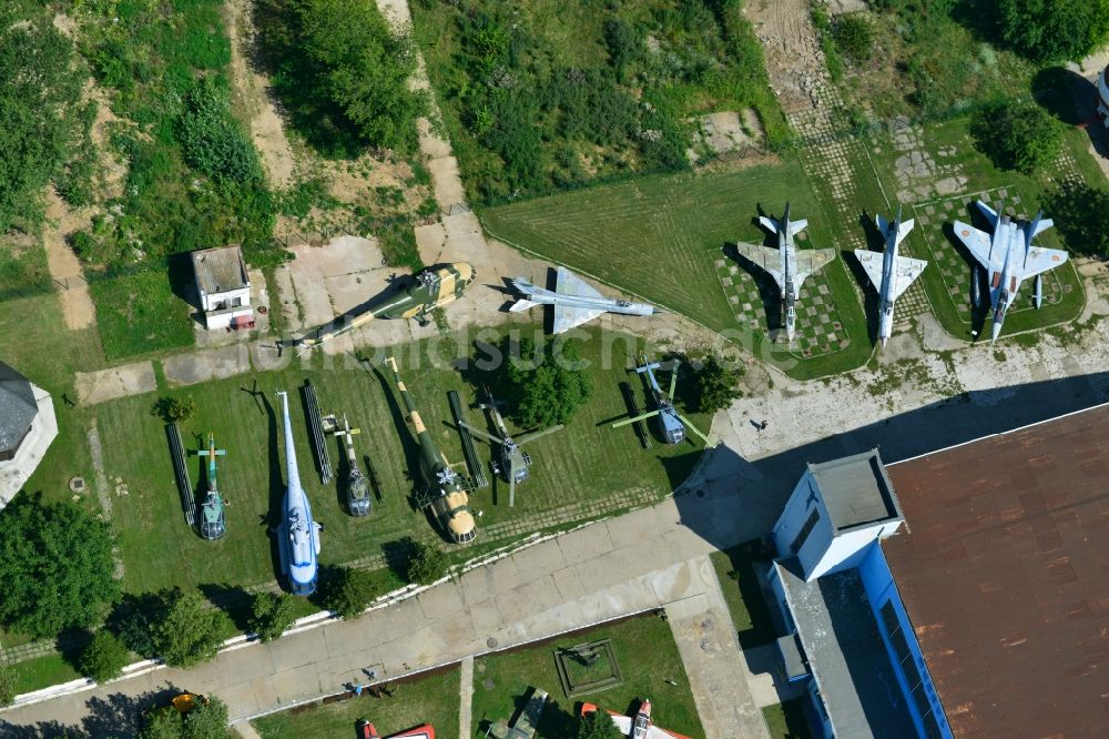 Luftaufnahme Bukarest - Freiflächen des Nationalen Luftfahrtmuseum in Bukarest in Rumänien