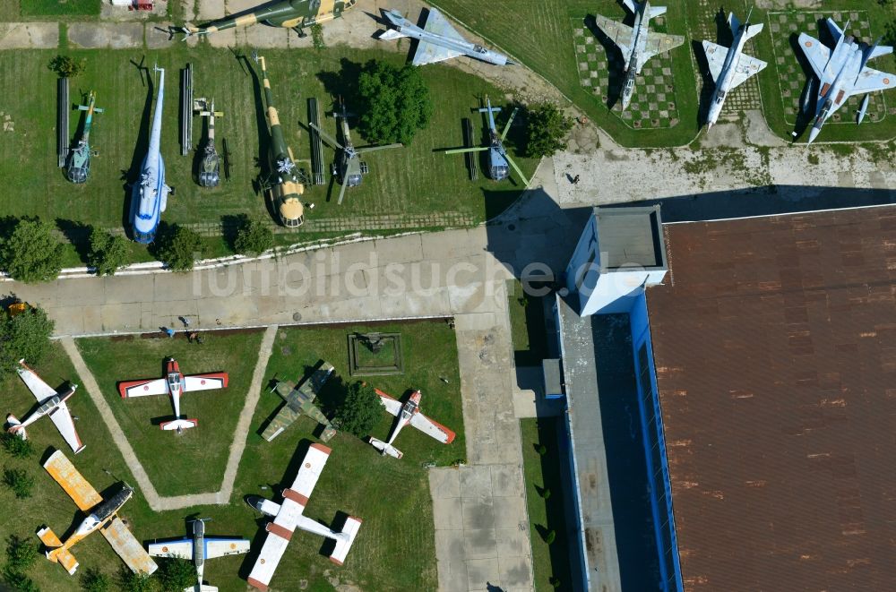 Bukarest von oben - Freiflächen des Nationalen Luftfahrtmuseum in Bukarest in Rumänien