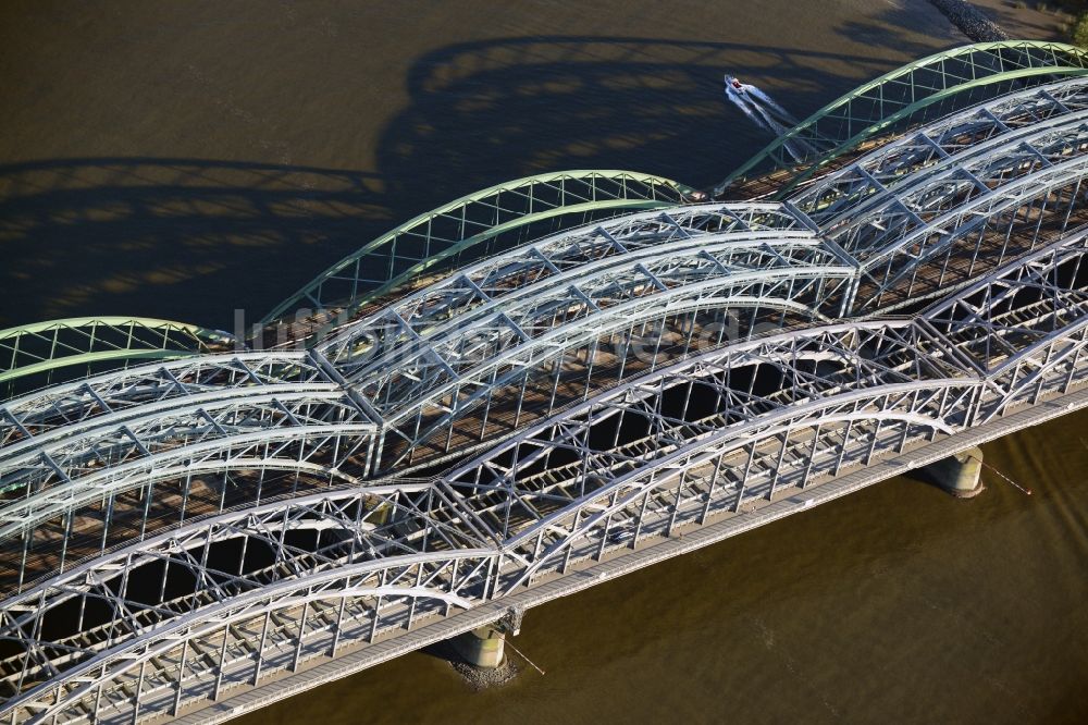 Hamburg von oben - Freihafenelbbrücke in Hamburg-Mitte / Kleiner Grasbrook