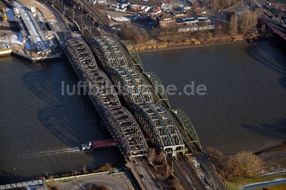 Hamburg aus der Vogelperspektive: Freihafenelbbrücke in Hamburg-Mitte / Kleiner Grasbrook