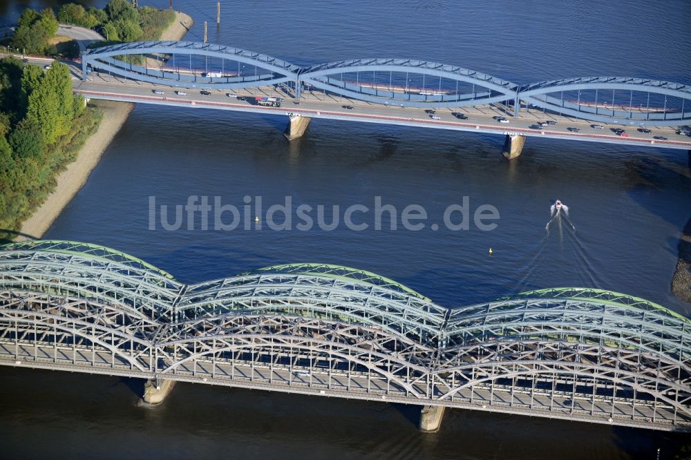 Hamburg aus der Vogelperspektive: Freihafenelbbrücke und Neue Elbbrücke in Hamburg-Mitte / Kleiner Grasbrook