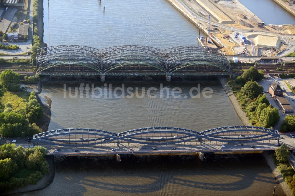 Luftaufnahme Hamburg - Freihafenelbbrücke und Neue Elbbrücke in Hamburg-Mitte / Kleiner Grasbrook