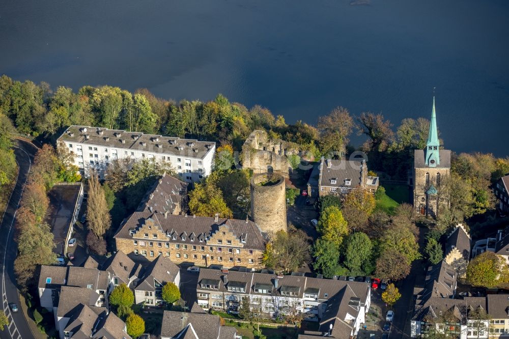 Luftaufnahme Wetter (Ruhr) - Freiheit an der Burg von Wetter mit katholischer Kirche St.Peter und Paul in Wetter im Ruhrgebiet im Bundesland Nordrhein-Westfalen