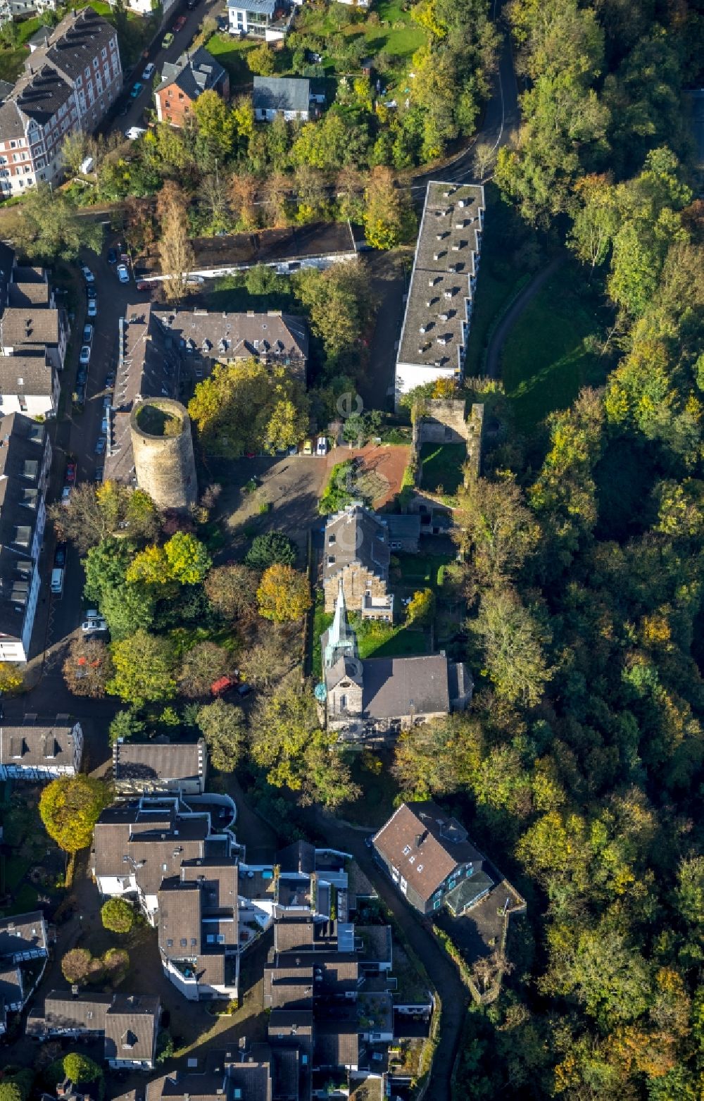 Wetter (Ruhr) aus der Vogelperspektive: Freiheit an der Burg von Wetter mit katholischer Kirche St.Peter und Paul in Wetter im Ruhrgebiet im Bundesland Nordrhein-Westfalen