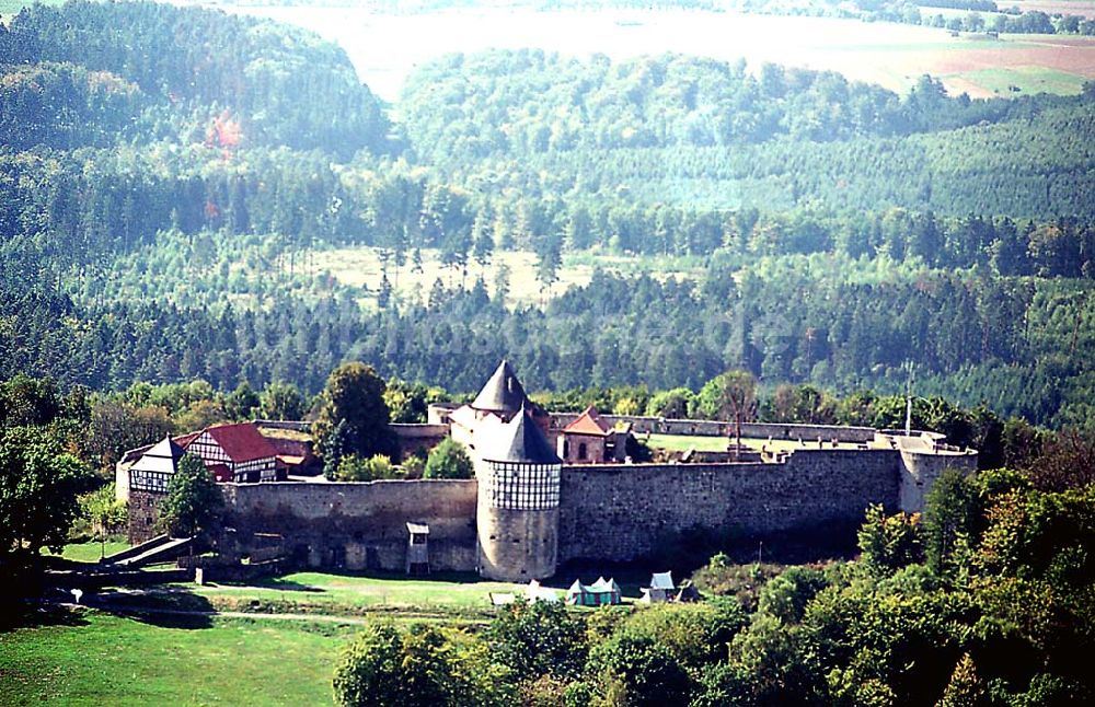 Grebenau in Hessen am Wolfersberg aus der Vogelperspektive: Freiherr von Dörnberg'sche Stiftung Burg Herzberg, Jürgen Frhr