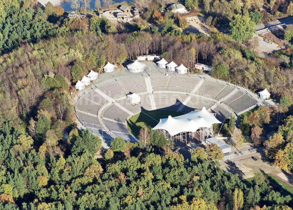 Berlin - Köpenick von oben - Freilichtbühne im Gelände des FEZ Wuhlheide.