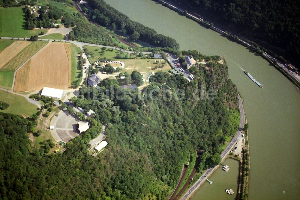 Luftbild Sankt Goarshausen - Freilichtbühne Loreley am Ufer des Flußverlaufes des Rhein bei Sankt Goarshausen im Bundesland Rheinland-Pfalz