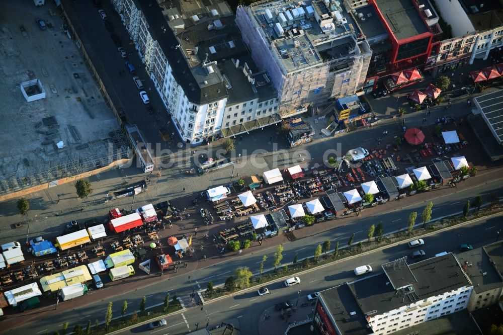 Luftbild Hamburg - Freiluftgaststätten auf dem Spielbudenplatz an der Reeperbahn in Hamburg