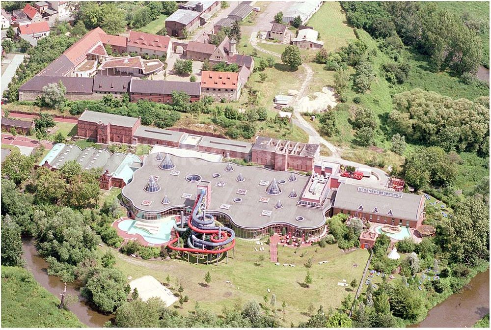 Halle aus der Vogelperspektive: Freizeitbad Maya Mare in Halle / Saale